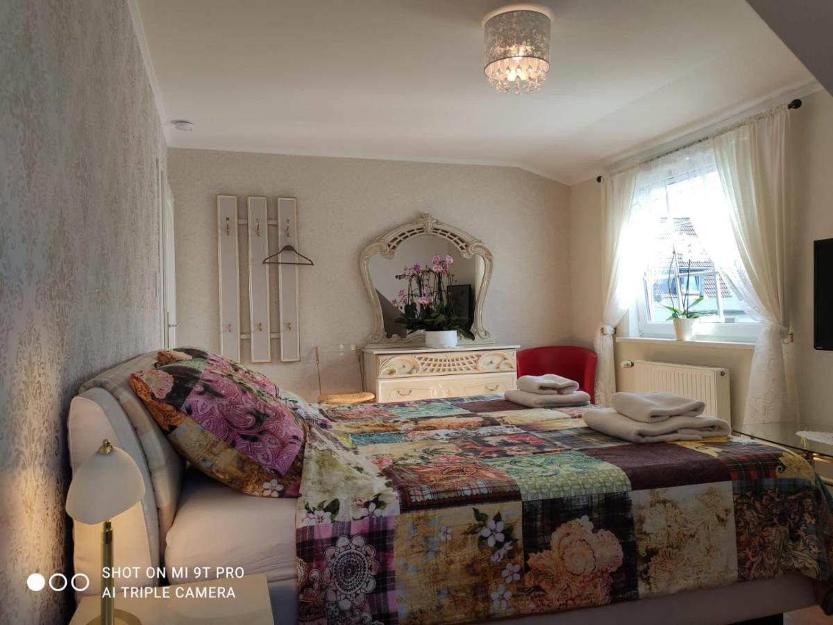 Blumen Apartment Hamburg Exterior photo
